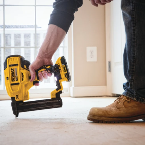 DeWalt DCN681D1 Cordless Stapler Kit -Power Tech Shop image 8d7438e8 ce28 443b ad95 8f0745bae0f6